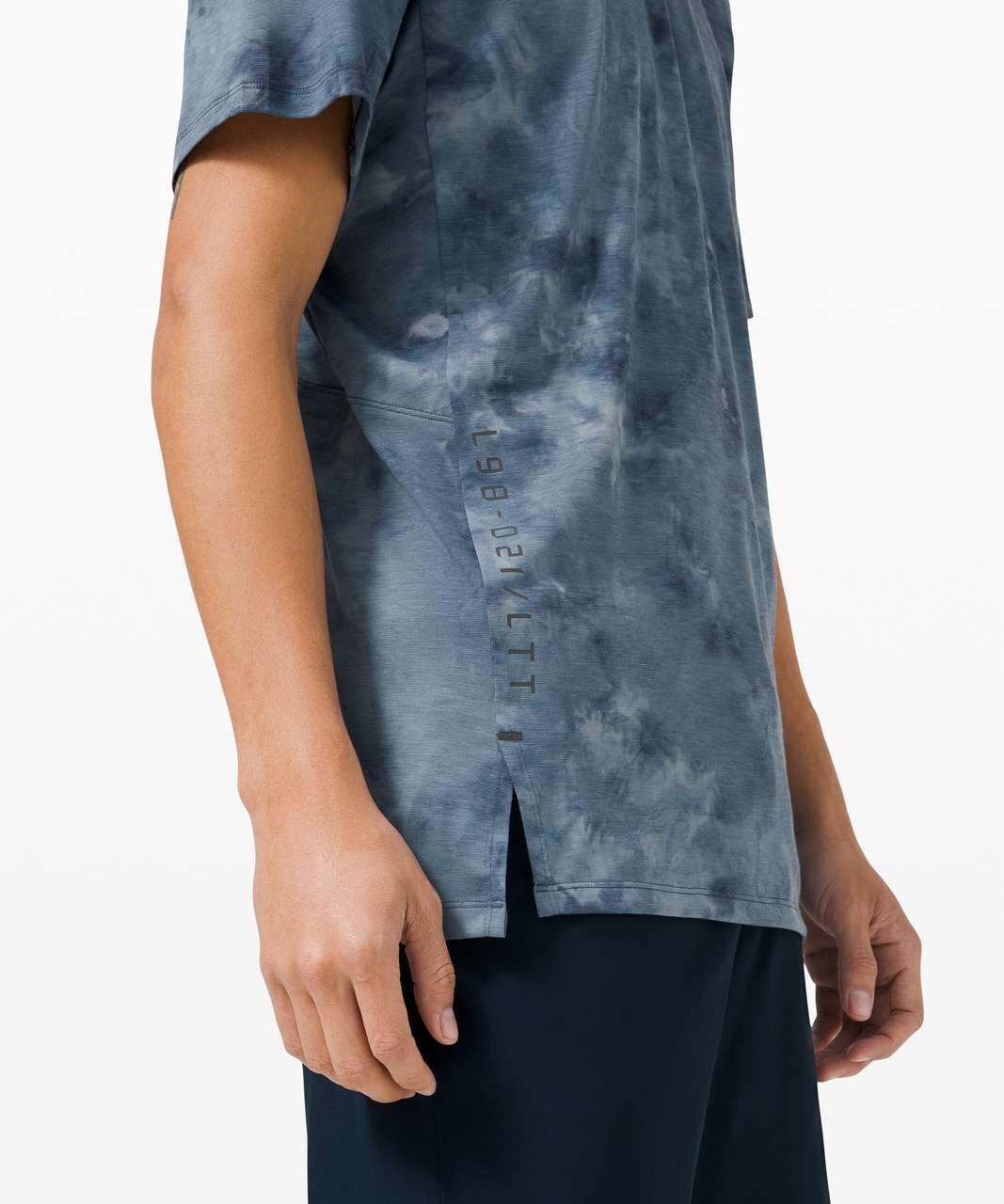Lululemon Always Agile Diamond Dye True Navy Chambray Short Sleeve T Shirt 2XL gallery
