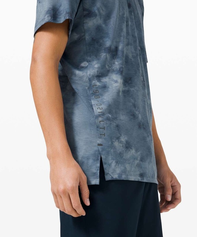 Lululemon Always Agile Diamond Dye True Navy Chambray Short Sleeve T Shirt 2XL gallery
