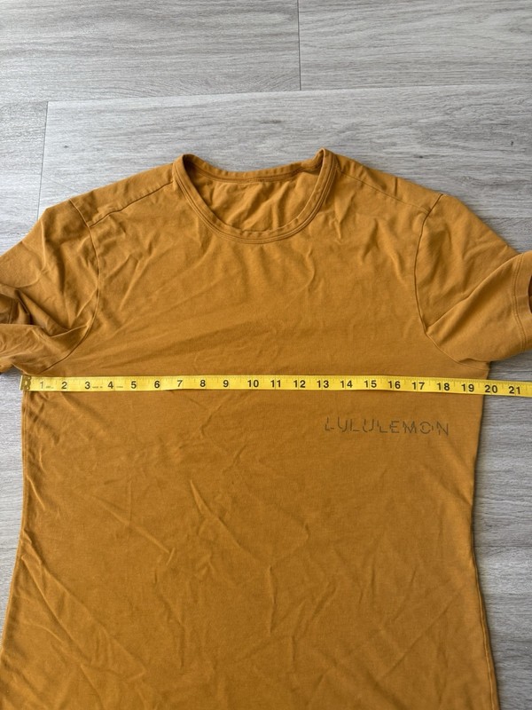 Lululemon 5 Year Basic Tee *Lunar New Year Fools Gold Mens Medium Short Sleeve gallery
