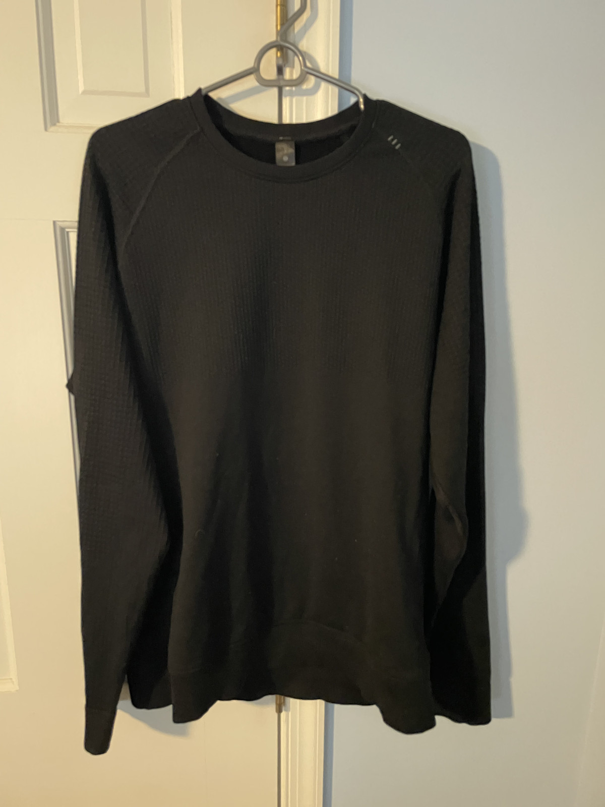 Lululemon Men's Engineered Warmth Long Sleeve Crew Black Merino Wool Blend gallery