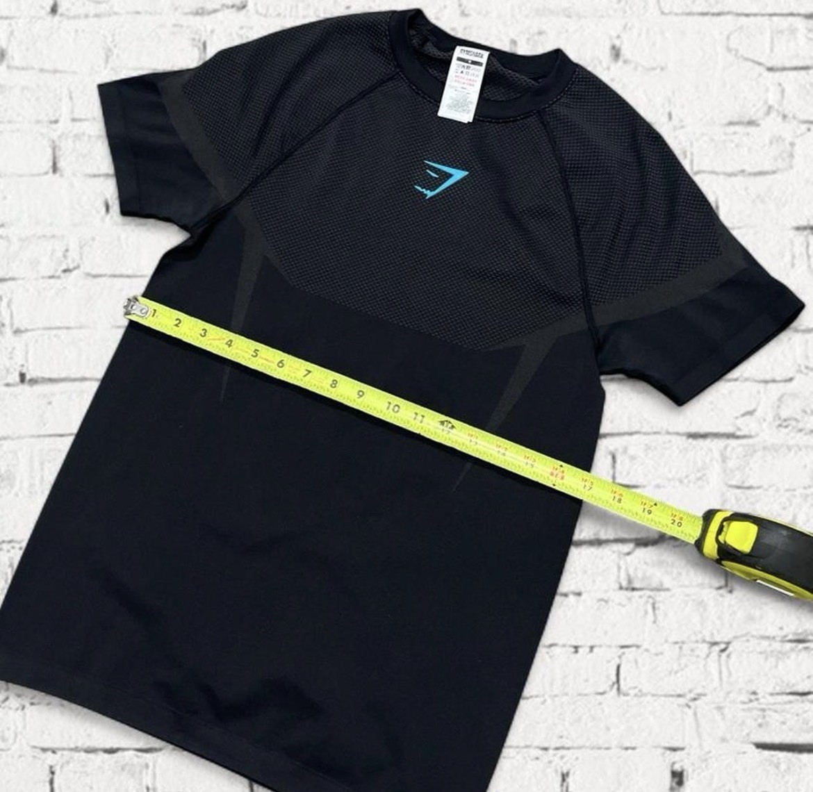 Gymshark Men’s M Black Crew Neck Raglan Short Sleeve Stretch Logo T-Shirt gallery