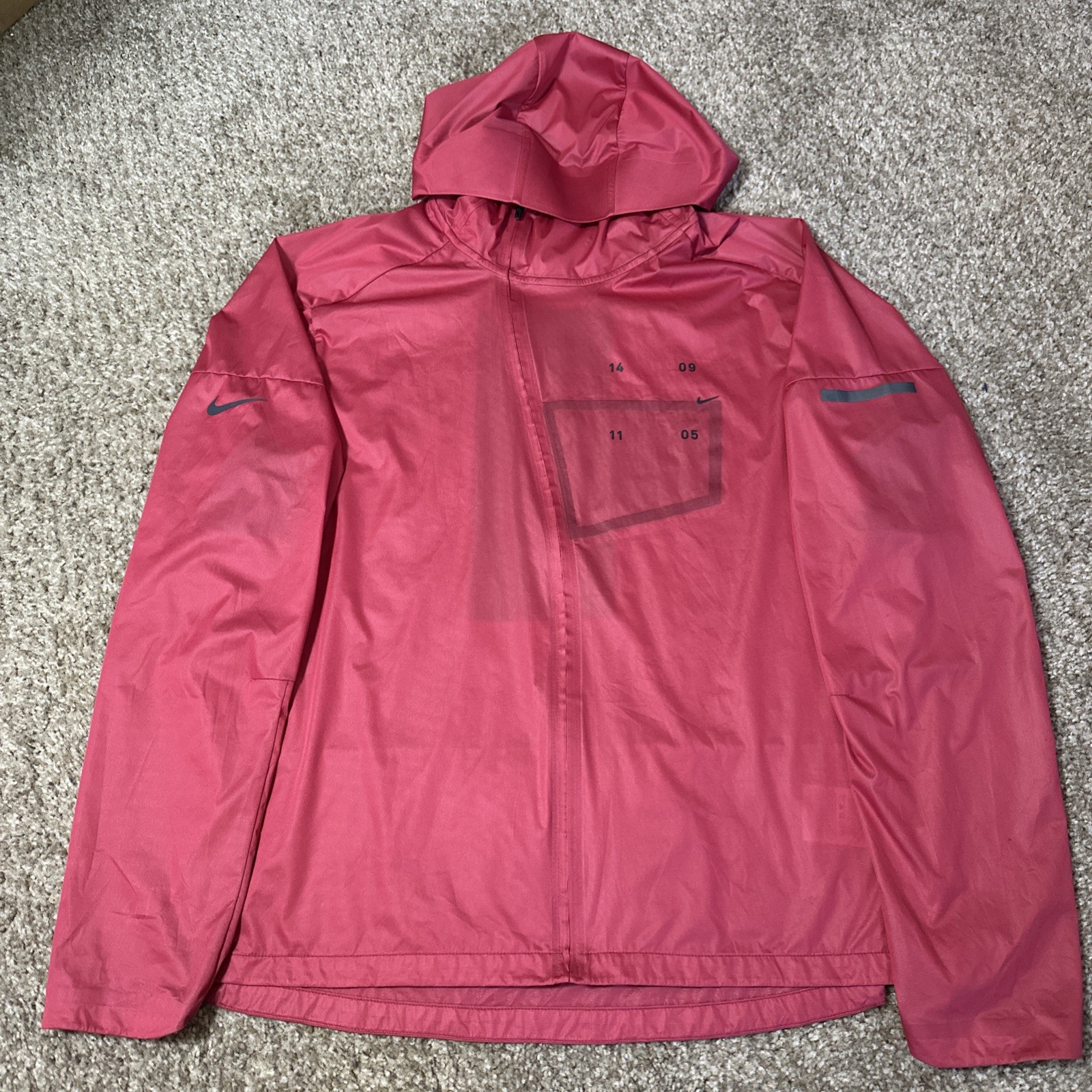 Nike Tech Pack Layer Running Jacket Red Black CT2381-615 Mens Large gallery