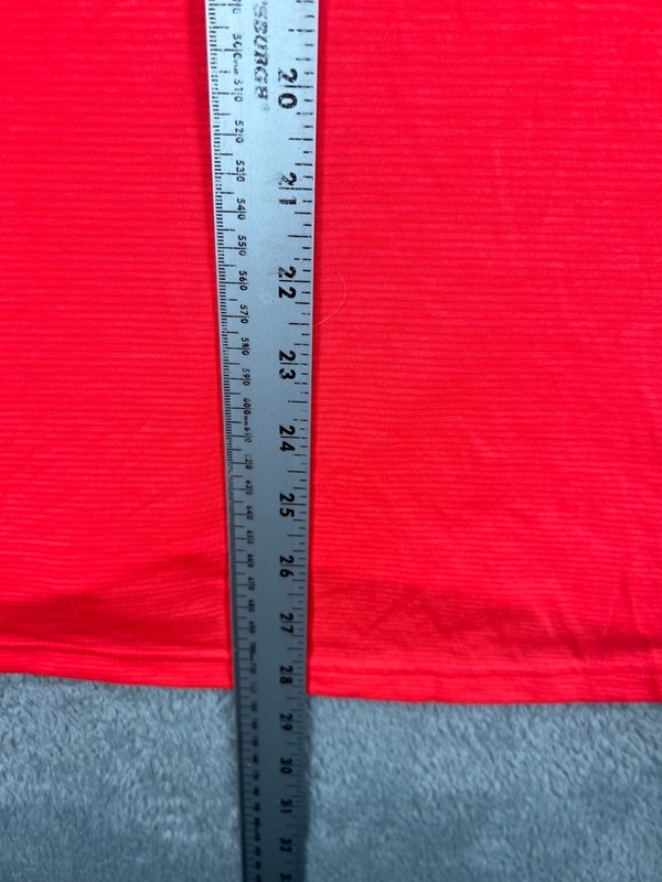 Under Armour HeatGear Run Mens Medium Shirt Neon Pink Fitted Tee Shirt Gray Logo gallery