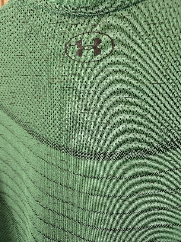 Under Armour Seamless Wave Shirt L Light Green HeatGear 4‑Way Stretch Quick Dry gallery