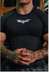 4259 – Young LA Batman Black Compression Tee | Medium | OUT OF STOCK |Ships fast