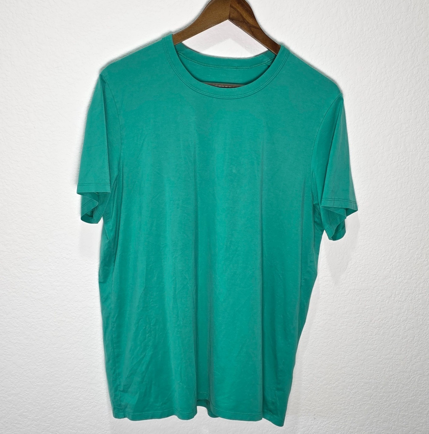 Lululemon Men's Fundamental Tee Teal Green Crew Neck Short Sleeve Shirt Size M gallery