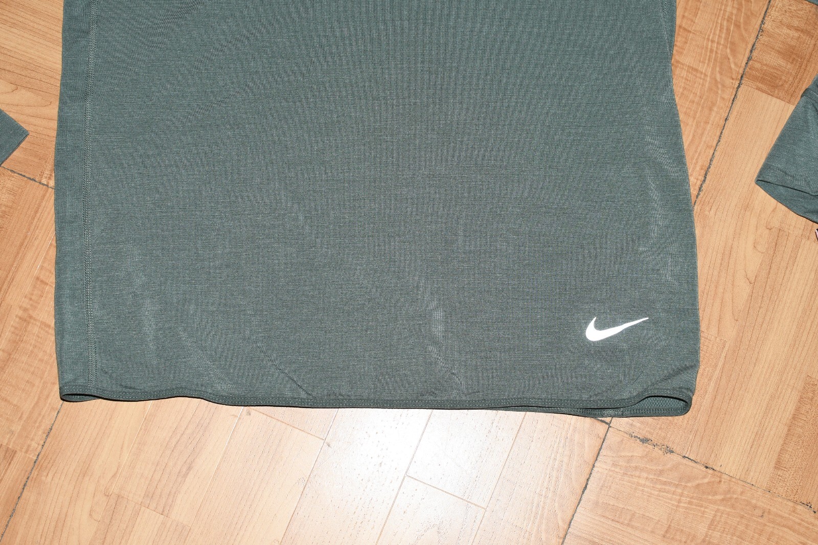 NIKE SPRINT CREW LONG SLEEVE MENS RUNNING SHIRT - MENS SZ LARGE gallery