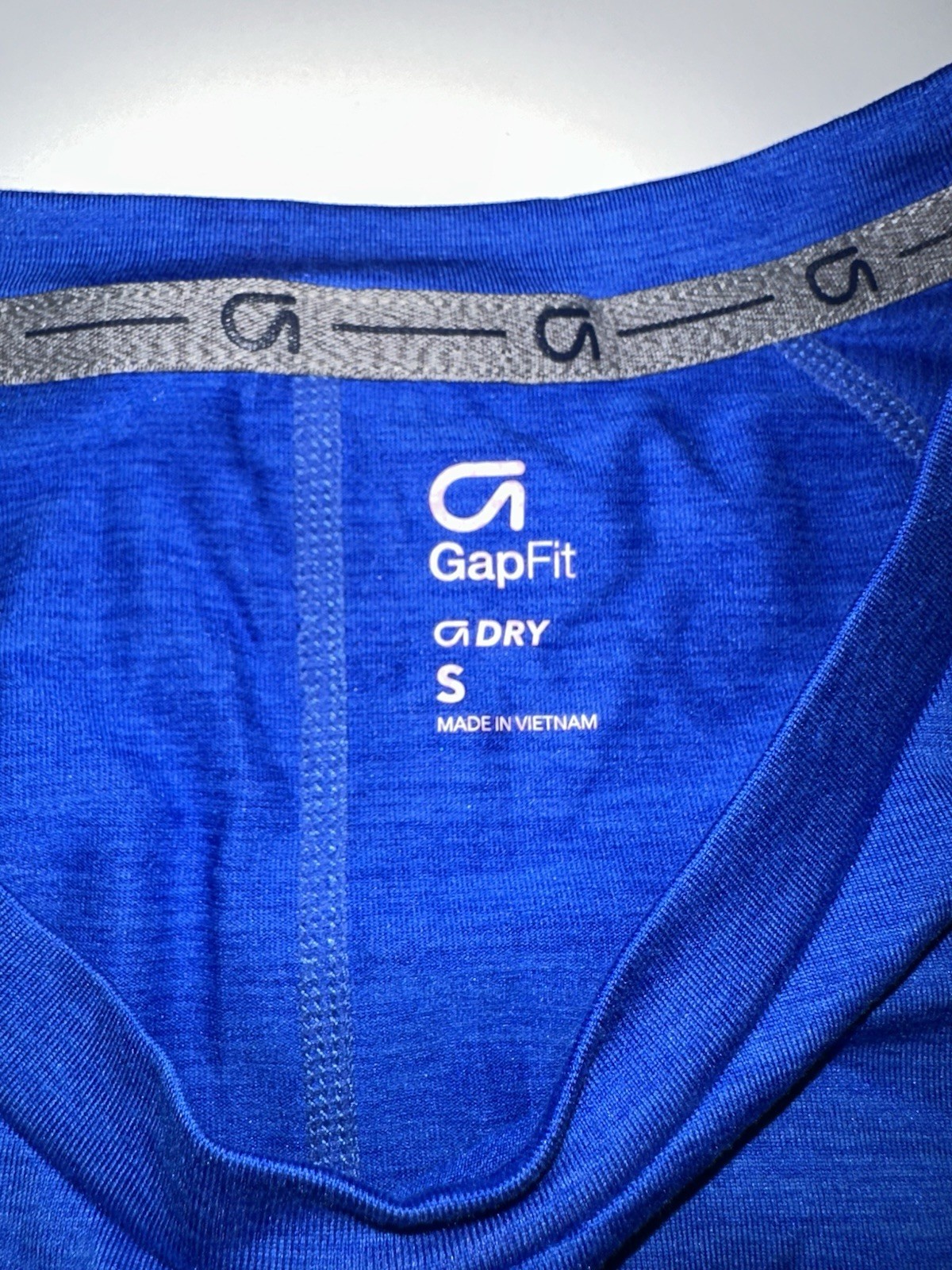 Gap Fit Dry Men’s Size Small Training Short Sleeve Performance Blue T Shirt EUC gallery