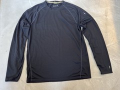 SmartWool Merino Wool Shirt Mens Medium Black Base Layer Hiking Outdoors *HOLE*