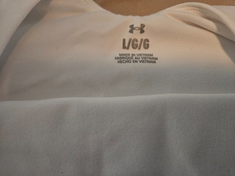 Womens Tank Top Size L White Under Armour Buy & Get my yoga pants for $5 gallery