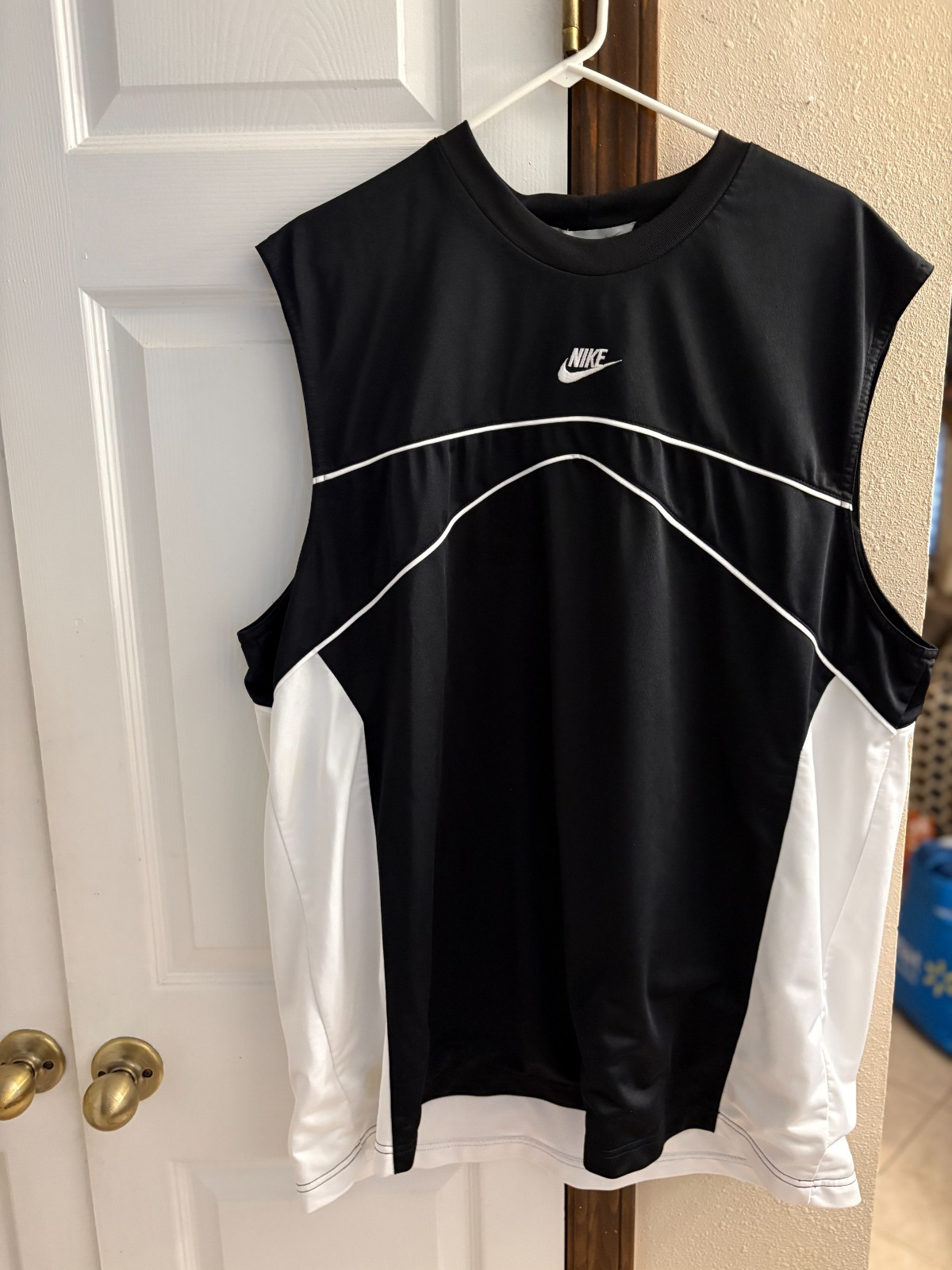 Retro Nike Sleeveless Jersey Black & White Size XXL gallery