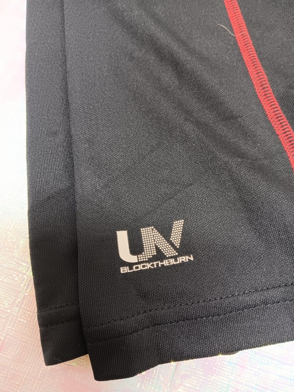 Speedo Mens Small Black Crew Neck Workout Shirt UV Block The Burn gallery