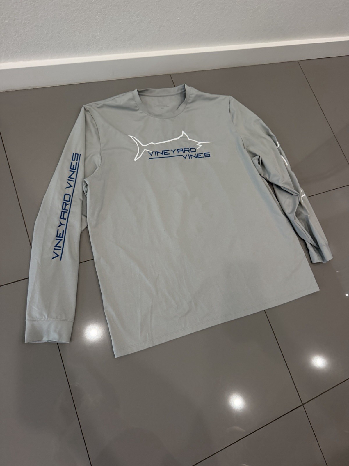 Vineyard Vines Long Sleeve Performance Fish Shirt XXL GRAY gallery