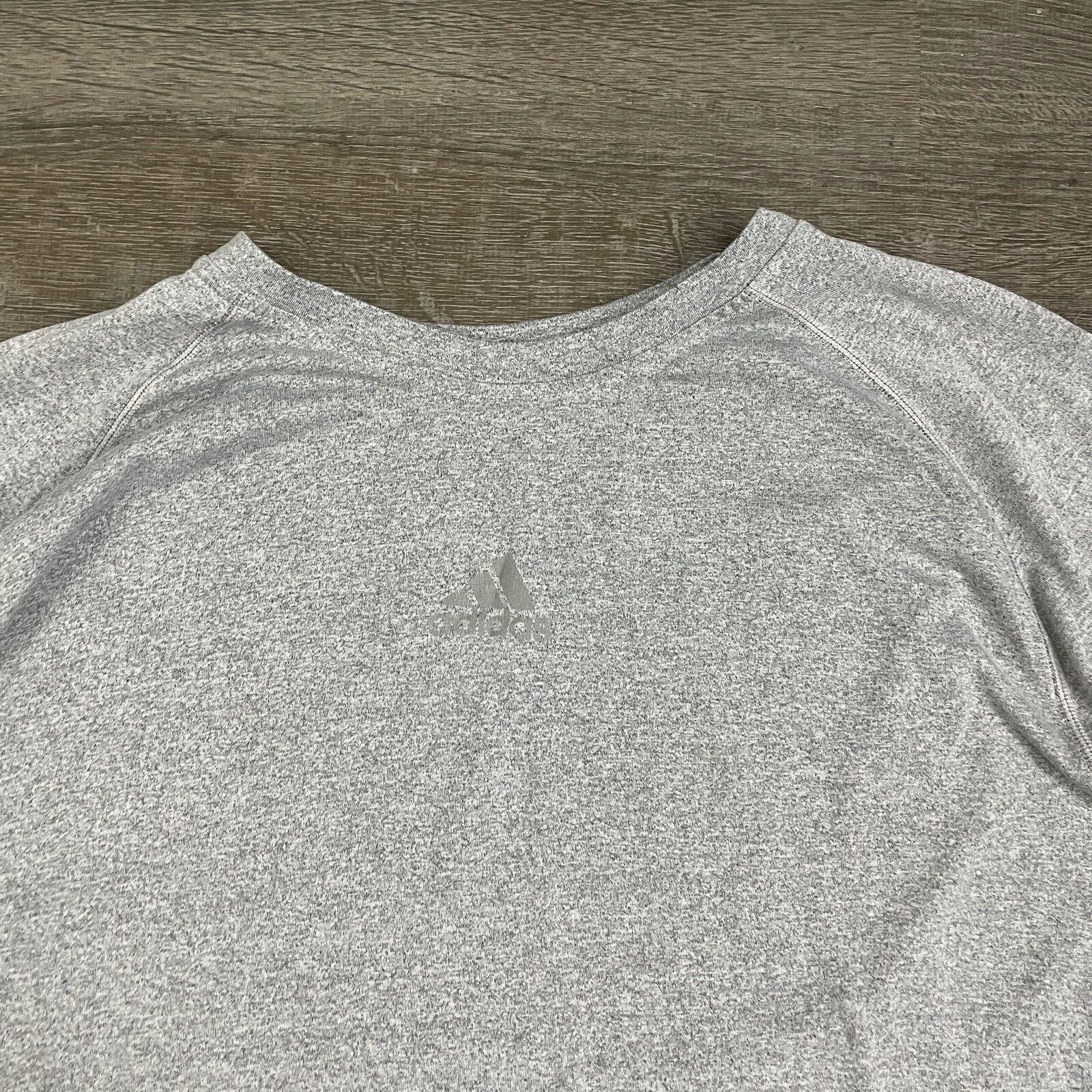 Adidas Mens T-Shirt Athletic Short Sleeve Gray Water Resistant Size XL gallery
