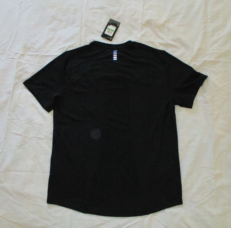 Mens Underarmour Large Fitted CoolSwitch Run Tee Shirt Black Short Sleeve NEW gallery