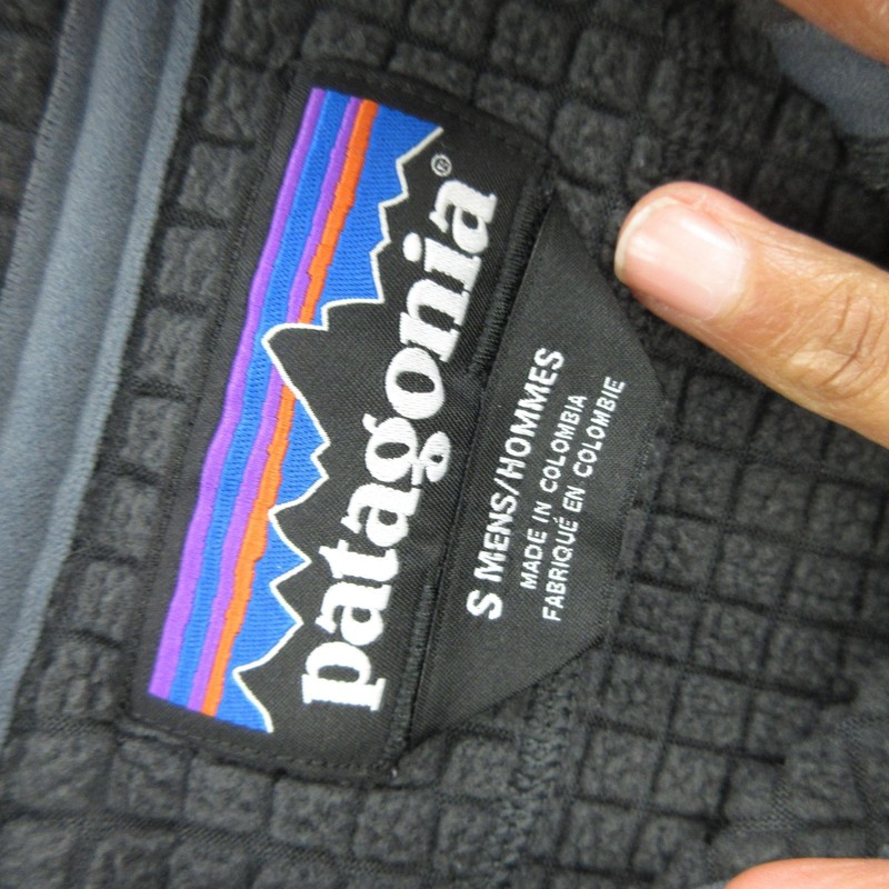 Patagonia Pullover Mens Small Gray 1/4 Zip Grid Fleece Mid Layer Hiking Top R1 gallery