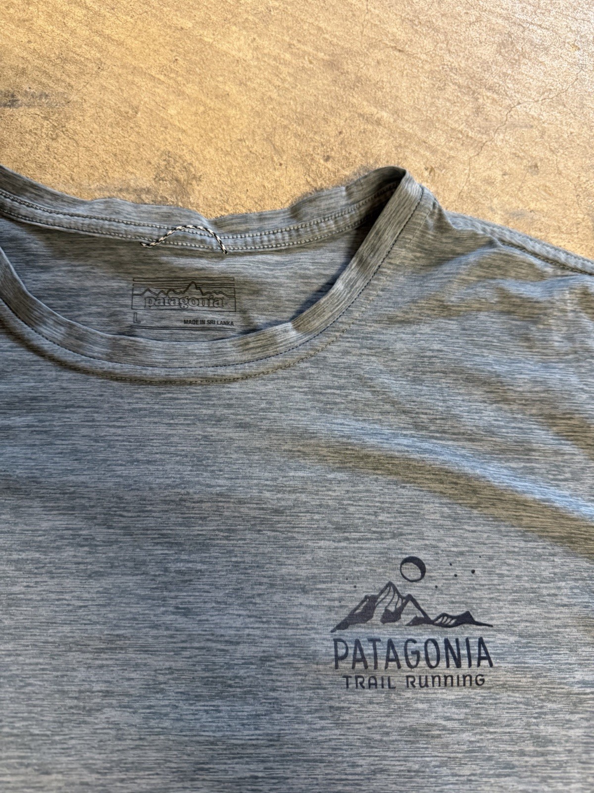 Patagonia Capilene Cool Trail Running Long Sleeve Dark Blue Mens Large gallery