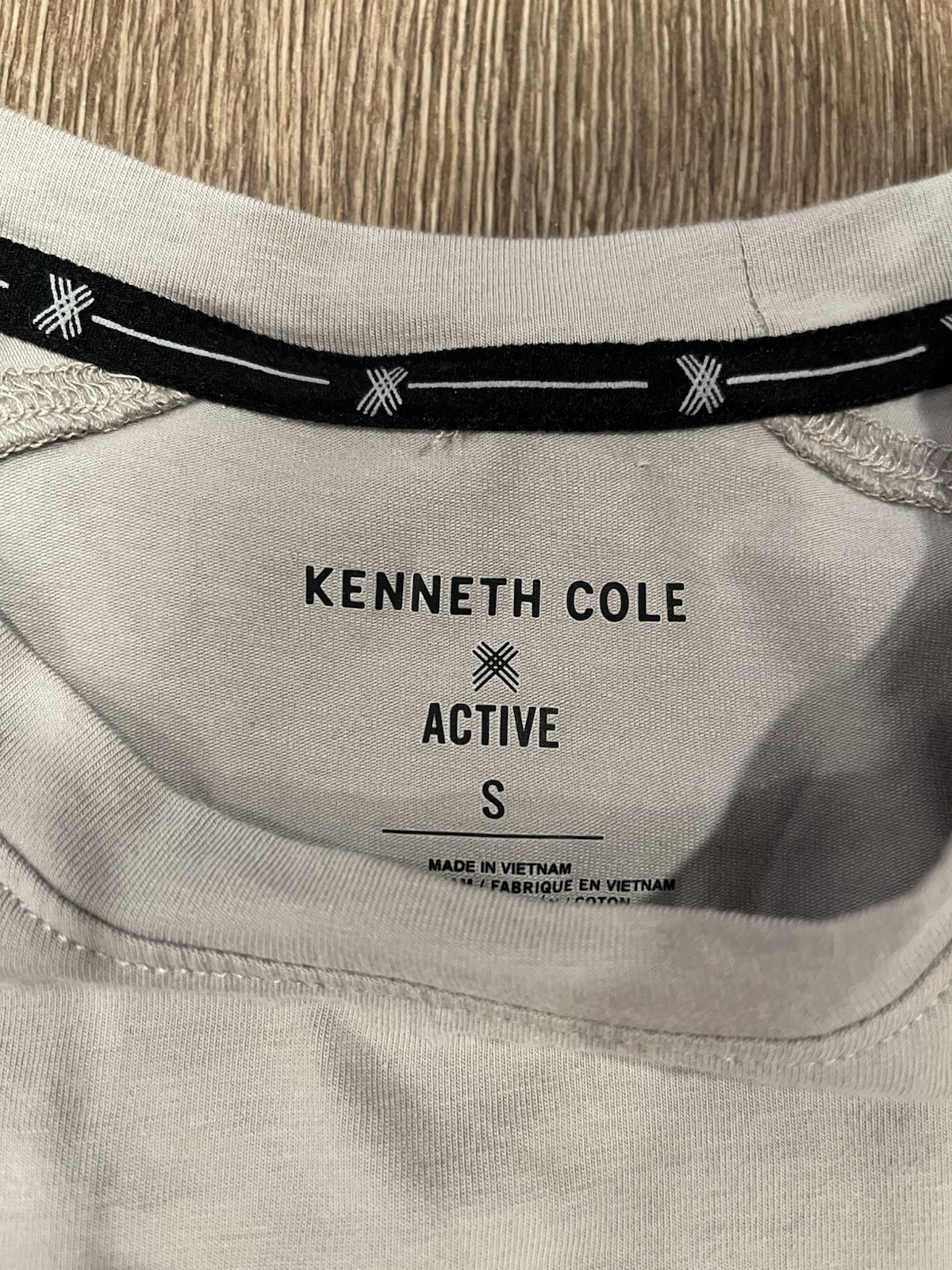 NEW Men’s Kenneth Cole Active Wear T Shirt - Light Grey / Beige Size Small gallery