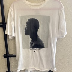 Nike Tee Dri-FIT Men’s L White young LeBron James Print Crew Neck Athletic Fit