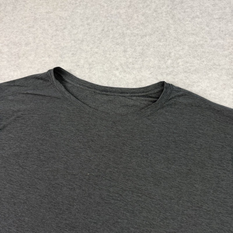 Vuori Long Sleeve Strato Tech Tee Mens XL Gray Gym Activewear Athleisure V178 gallery