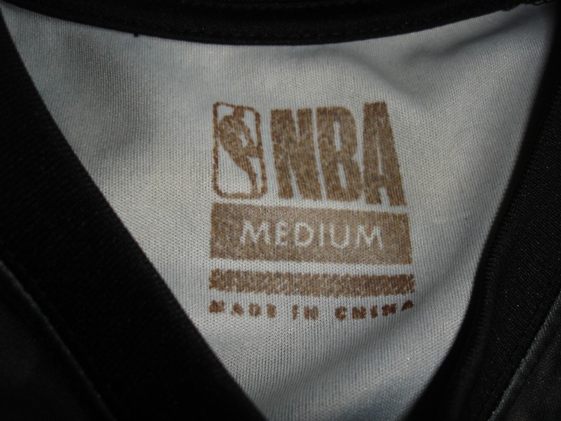 NBA basketball men's medium (M) black moisture wicking t-shirt red logo gallery