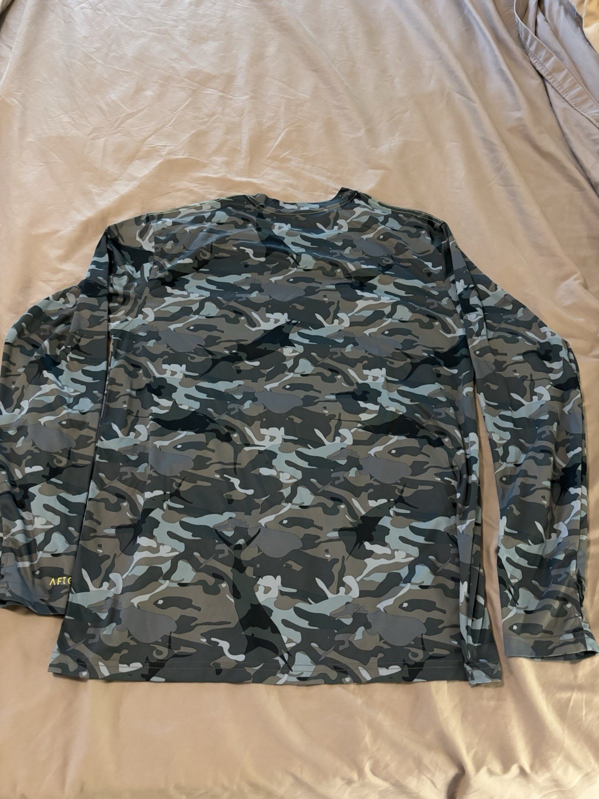AFTCO Men’s L Regular Gray/Black Camo Long Sleeve Crew Neck Polyester Tee gallery