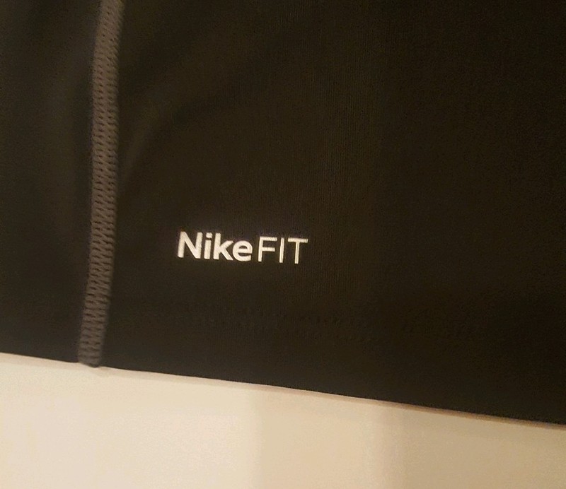 Nike Pro Fit Black Sports T Shirt Men's Medium Authentic Atheletic Fit Stretchy gallery