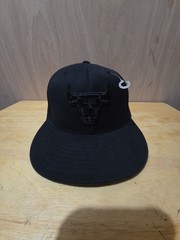 Adidas Chicago Bulls 210 Fitted Hat Cap Black Size 6 7/8 – 7 1/4