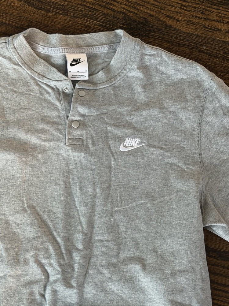 Nike Mens Club Fleece Long Sleeve Henley Shirt Gray FZ6630-010 Medium