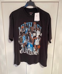Jordan Essential North Carolina UNC faded black baggy shirt Mens LARGE NEW NWT