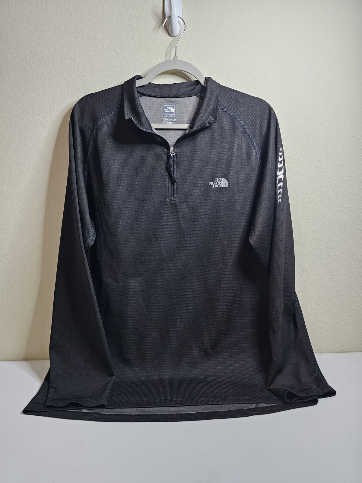 The North Face Flight Series Men's XL Long Sleeve Quarter Zip Lightweight Black gallery