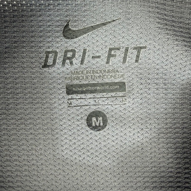 Nike Dri-FIT Mens Training Shirt Gray Striped Side Panels Mesh Back Size Medium gallery