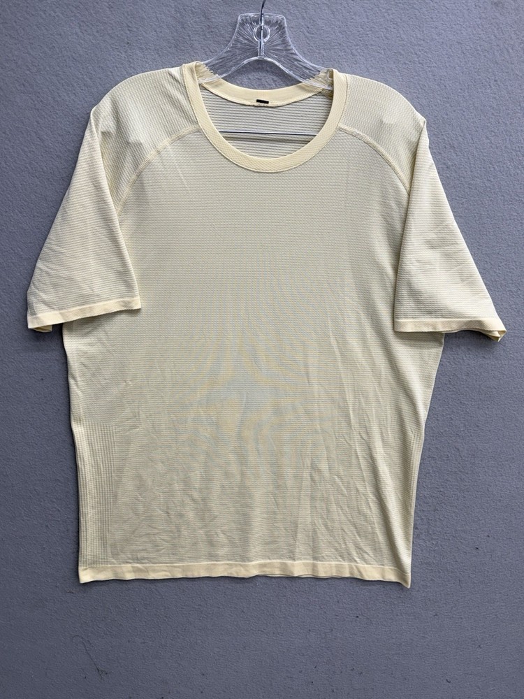 Lululemon Metal Vent Tech T-shirt Men’s Size XL Light Yellow
