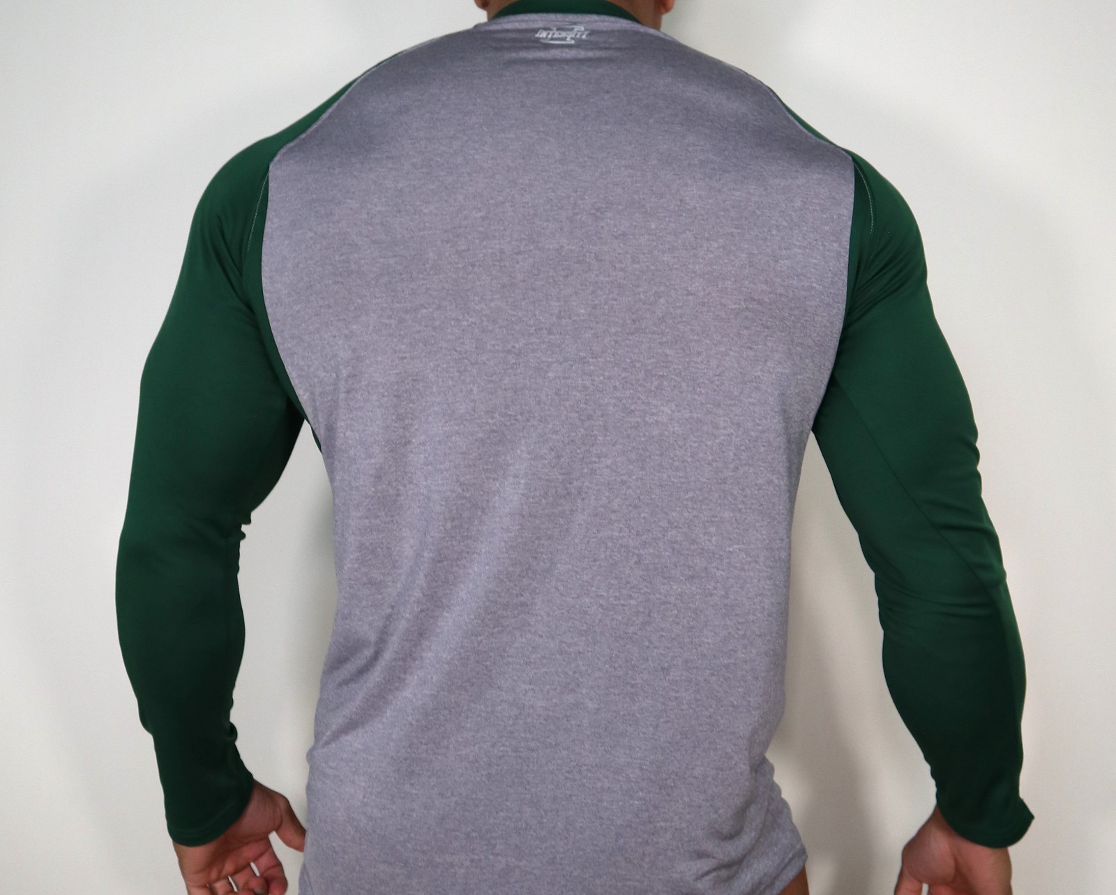 MEN'S GRAY/GREEN RAGLAN SHIRT SIZE M gallery