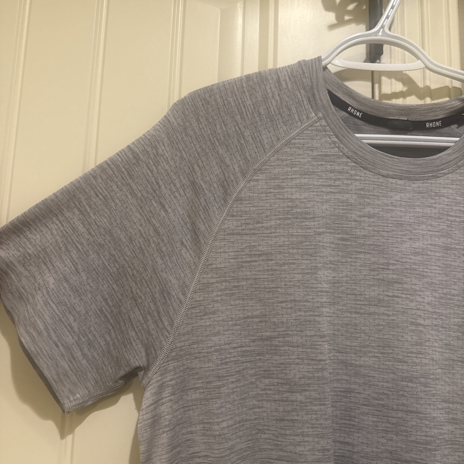 Rhone Men's Large Light Gray Reign Tech Short Sleeve T-Shirt gallery