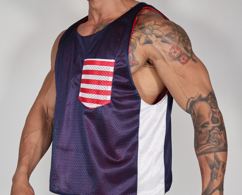 MEN'S RED/BLUE REVERSIBLE SLEEVELESS MESH SHIRT SIZE L gallery