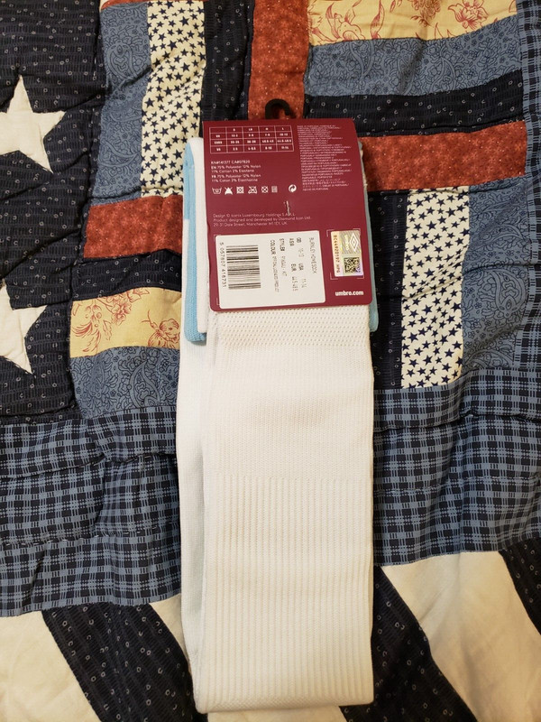 Umbro Burnley Football Club Men’s Large US (11-14) Football Home Socks NEW! gallery