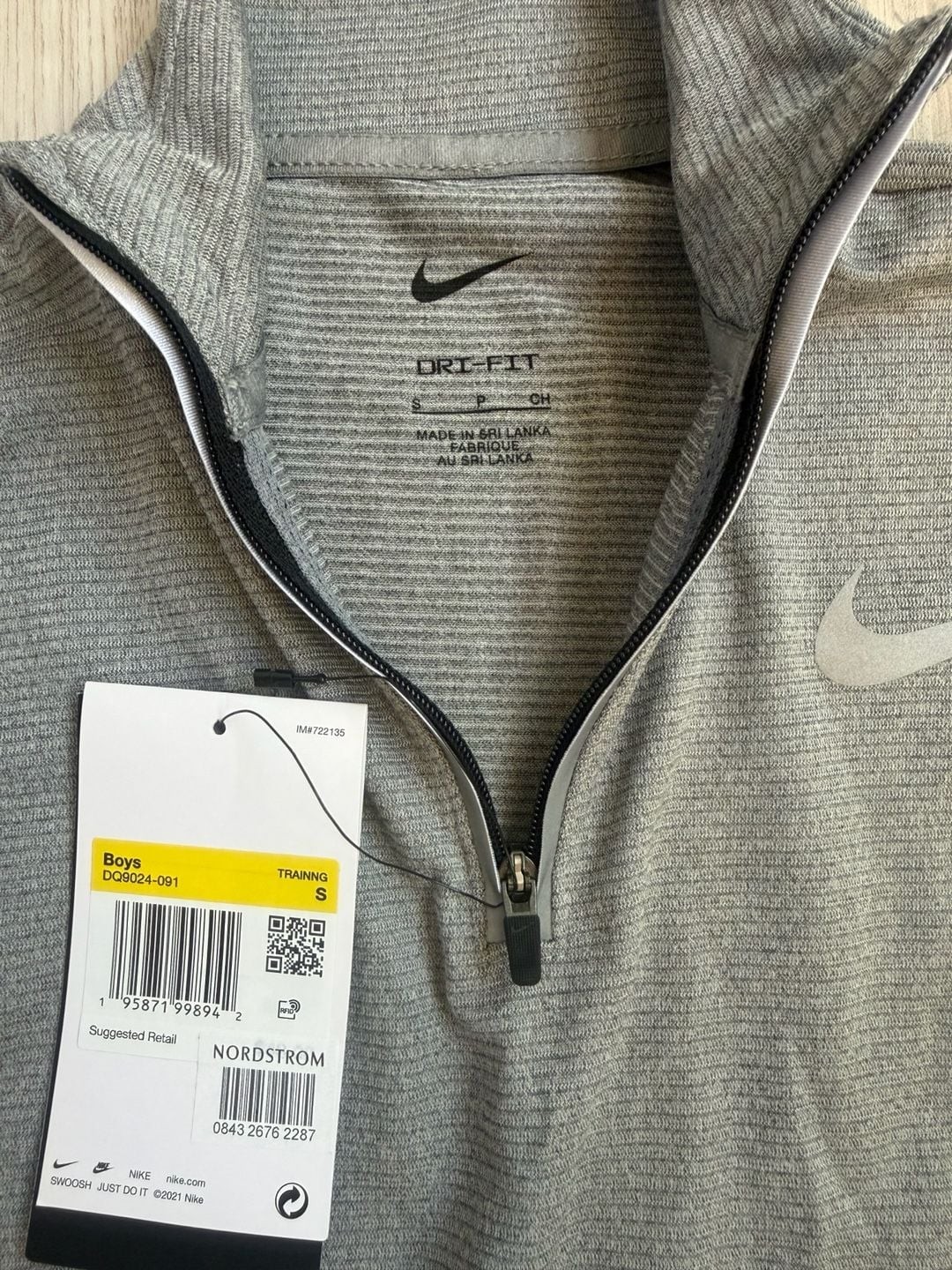 Nike Boys Dri-FIT Therma-Sphere Element 1/2-Zip Running Top Grey gallery