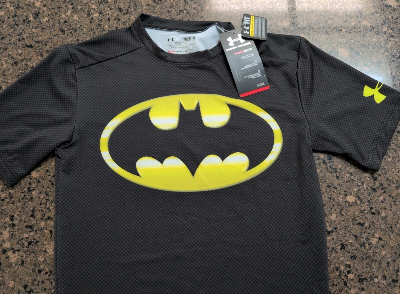 Under Armour 2013 Batman Compression Shirt Men's Medium Black HeatGear NEW gallery
