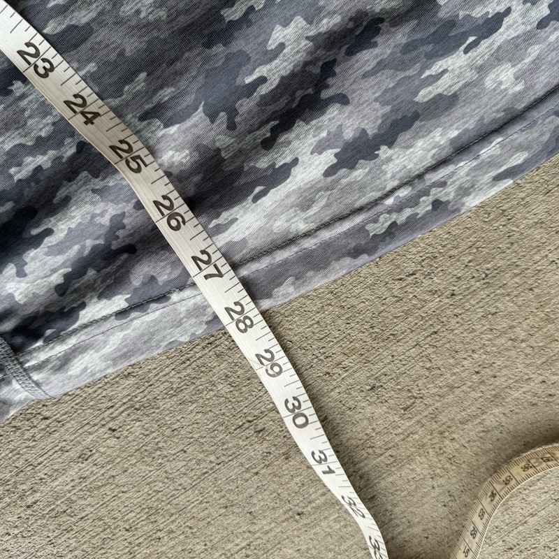 1764 Golf Performance 1/4 Zip Sweater Mens Medium Gray Camo Activewear Pullover gallery