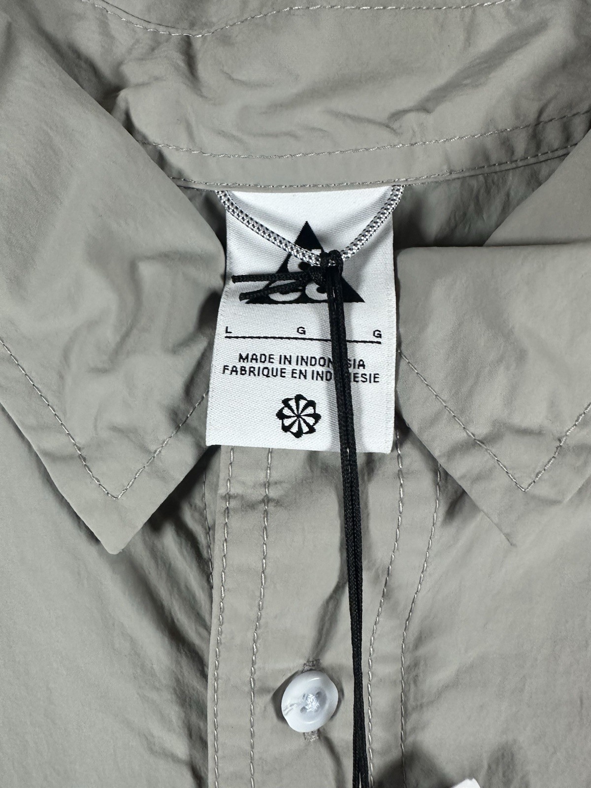 Nike ACG Orb Weaver UV Repel Short Sleeve Shirt Men's Grey Sz Large NWT gallery