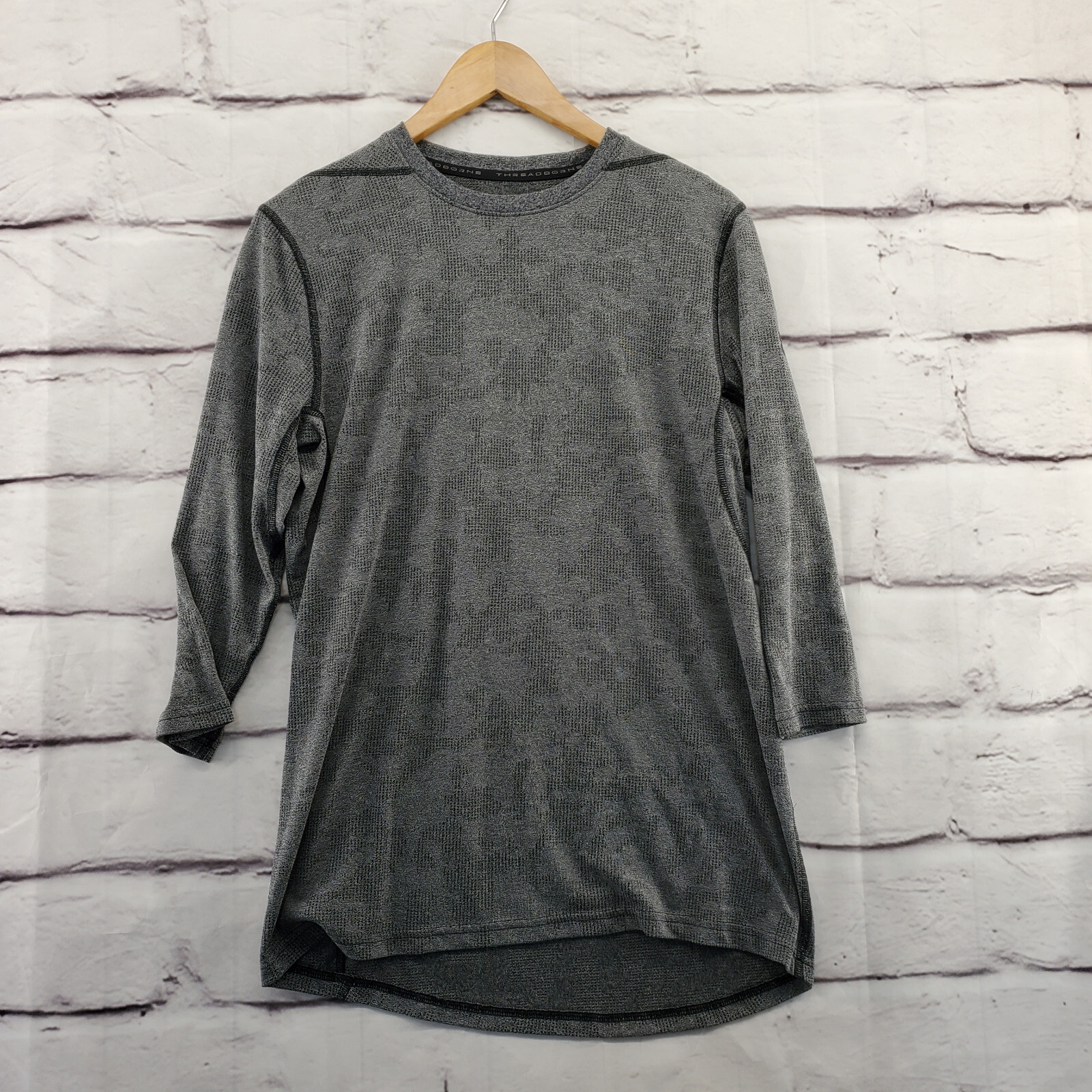 UNDER ARMOUR HeatGear Top Mens Medium Athletic 1/2 Sleeve Camo Gray Fitted gallery