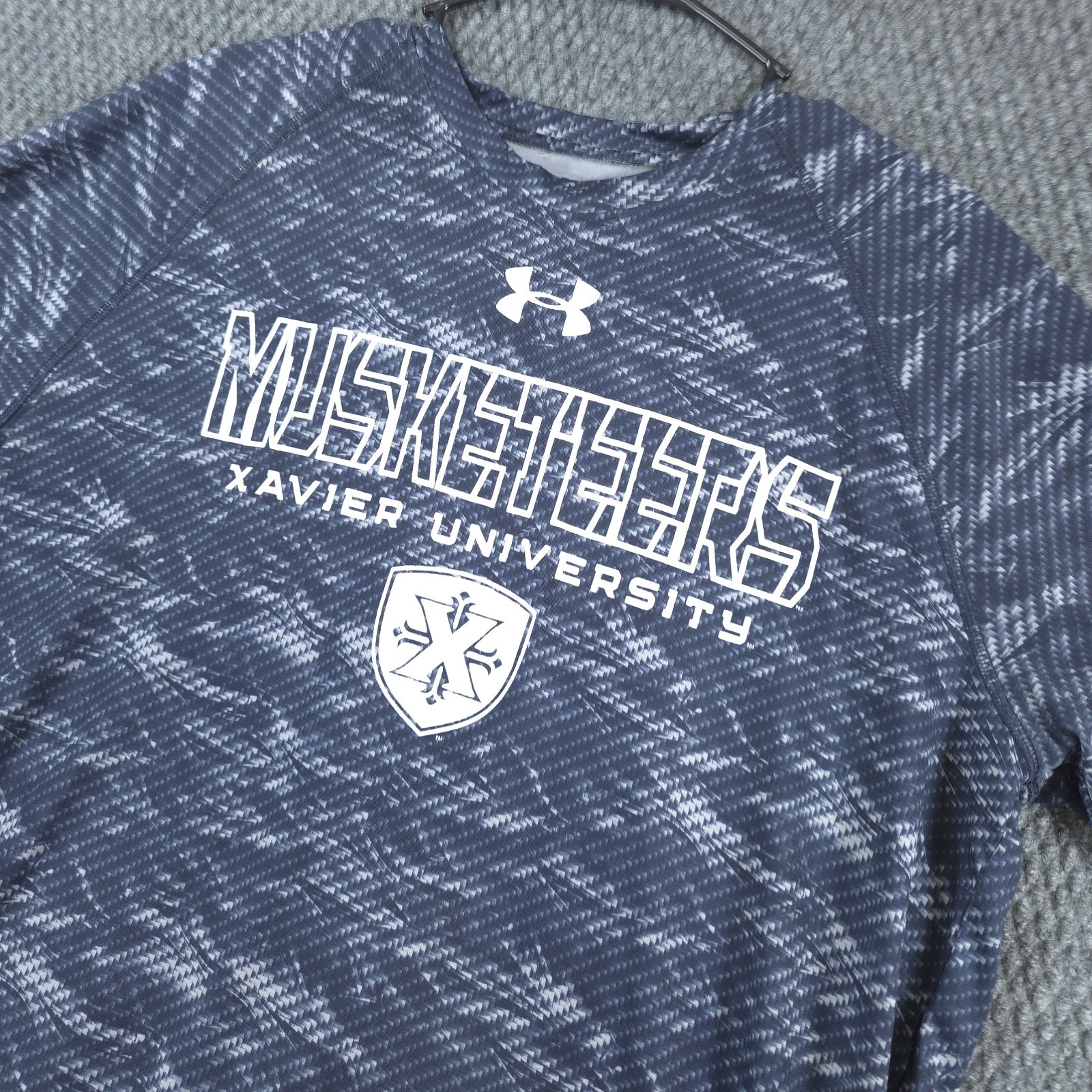 Under Armour HeatGear Xavier University Performance Shirt Mens XL Navy Blue Camo gallery