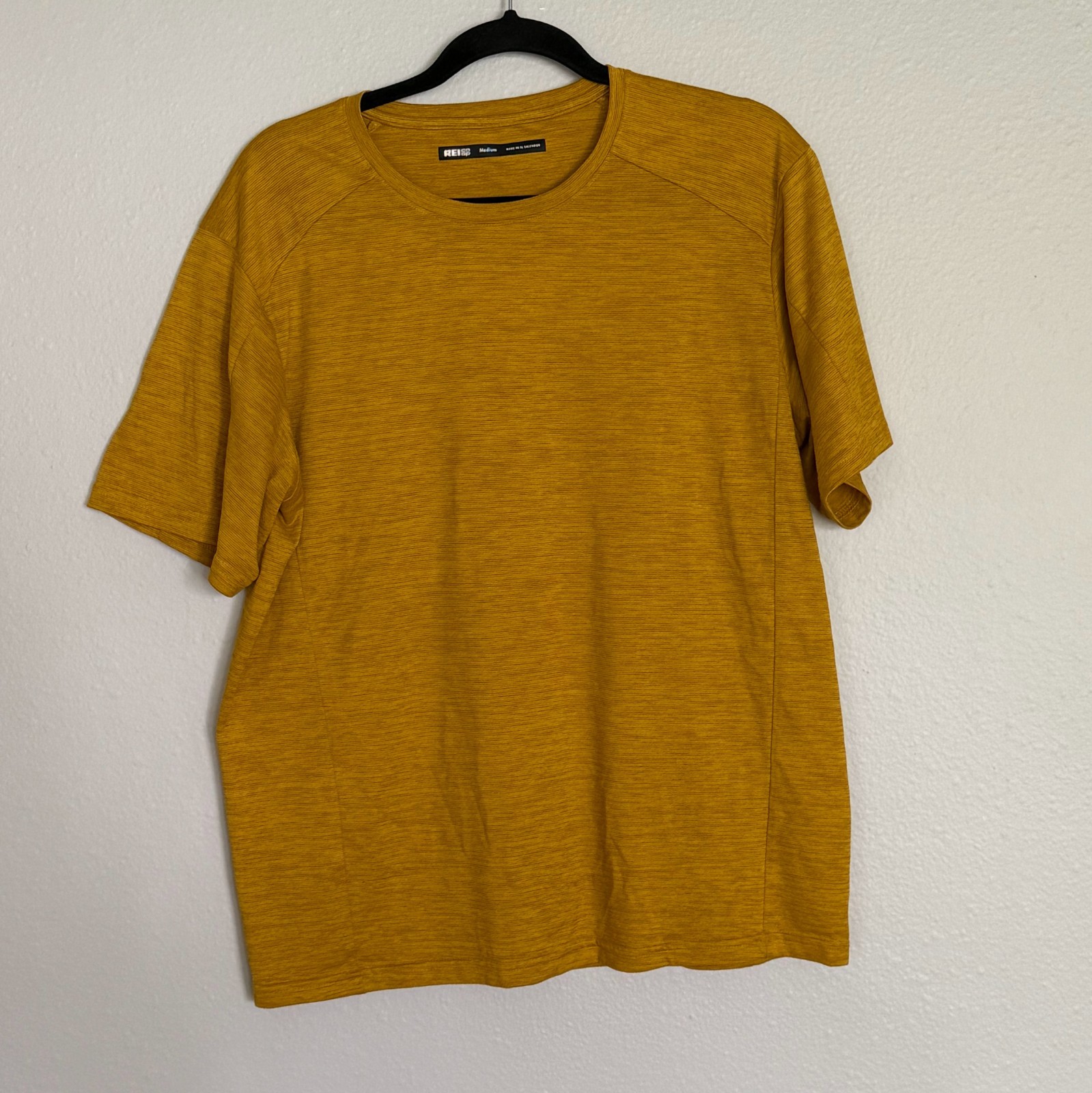 REI Men's Active Pursuits Tech Tee Mustard Gold Size M Hiking Trail Run gallery