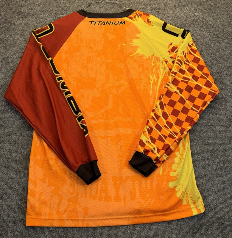 Columbia Titanium Men’s Size Medium Orange Yellow Long Sleeve Fishing Jersey gallery