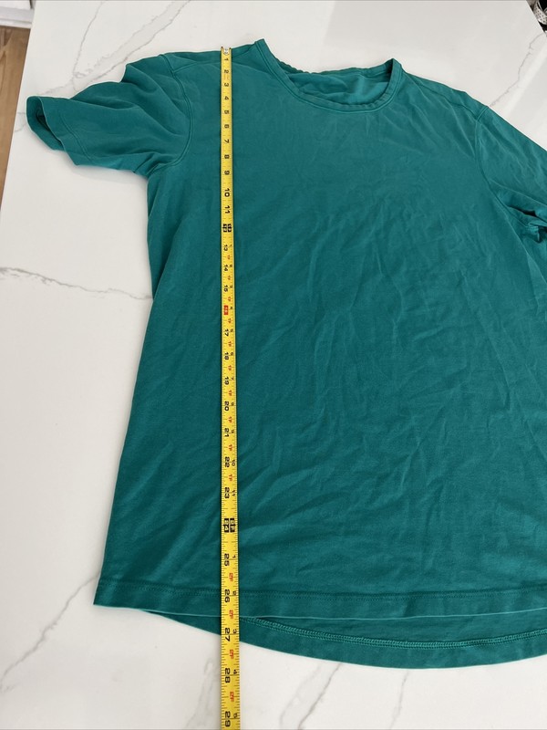 Lululemon Mens M 5 Year Basic Tee Shirt Short Sleeve Green Solid gallery