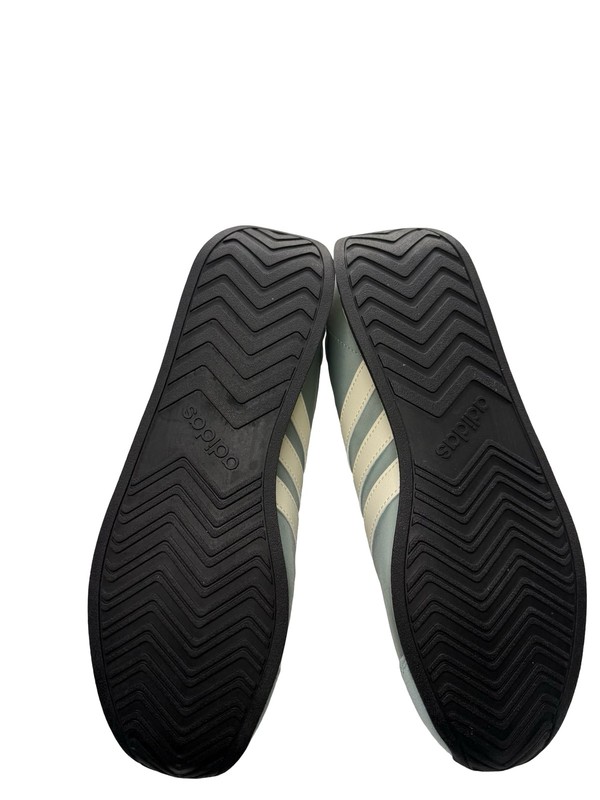 Adidas Runvista Sneakers Size 9 gallery