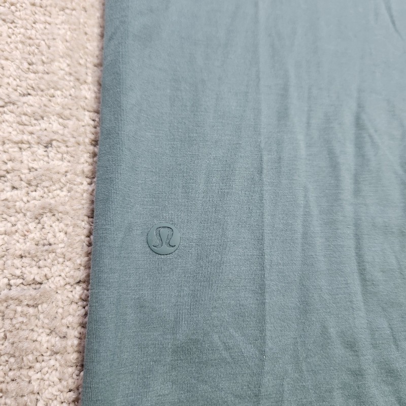 Lululemon Shirt Men Medium Fundamental Tee Green Soft Stretch Athleisure gallery