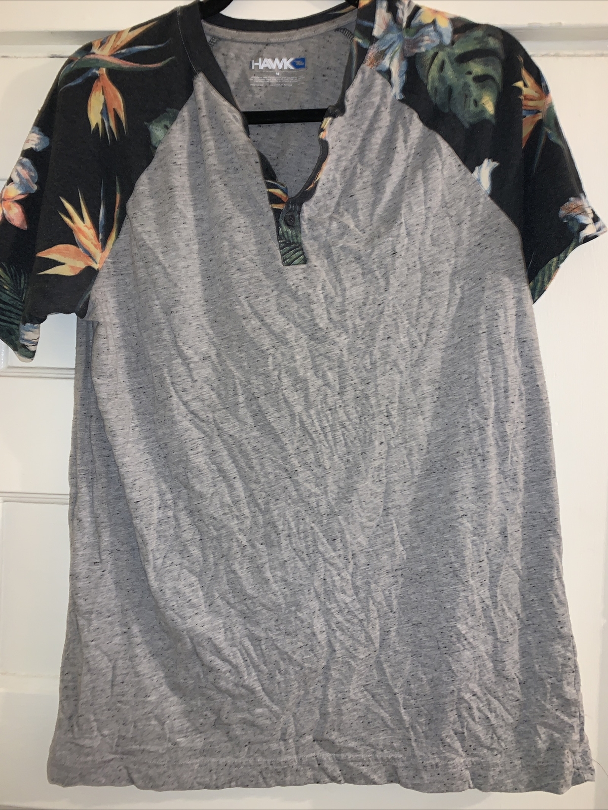 Tony Hawk Men's Tropical Print Raglan Henley Shirt size MEDIUM gallery