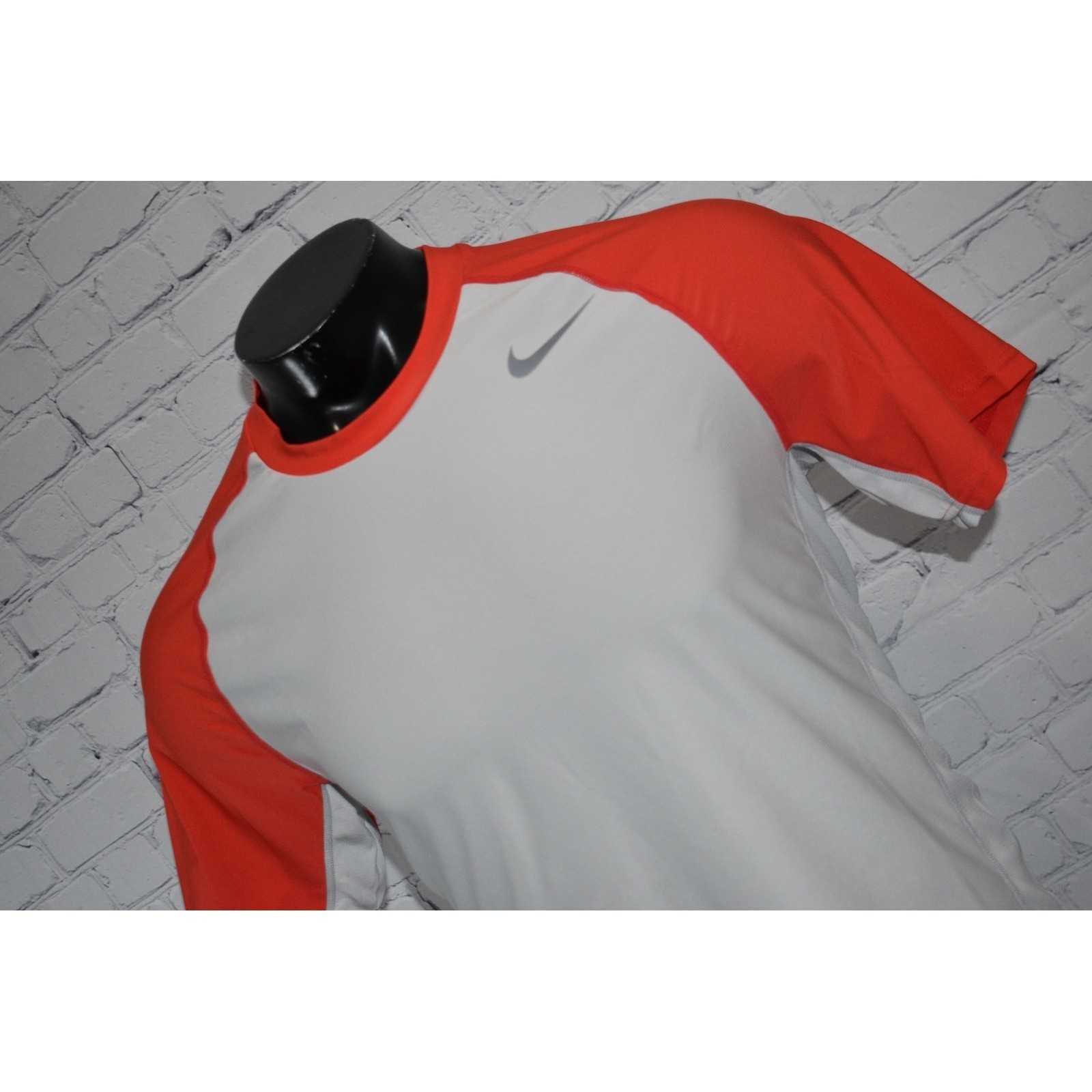 Nike Training Mens Medium Gray Red Dri-Fit Raglan Baseball Style Shirt Gym gallery
